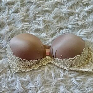 Victoria's Secret Lace-Trimmed Bra in Cream and Tan